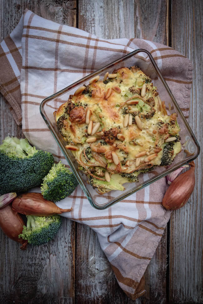 nudelauflauf brokkoli pinienkerne käse spaghetti nudeln pasta