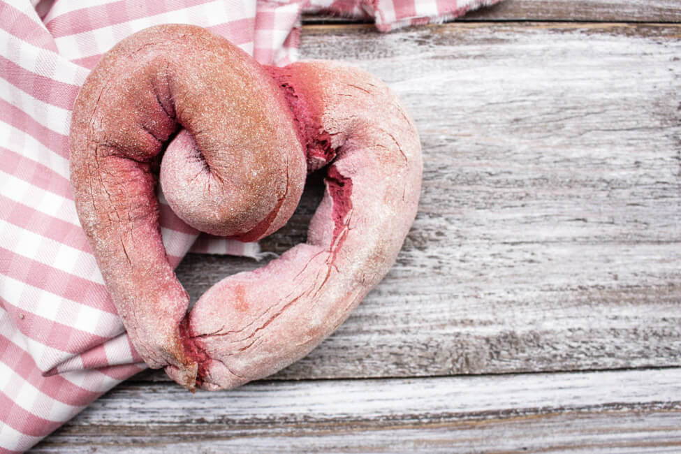 rote bete sauerteig brot herzform valentinstag herzhaft