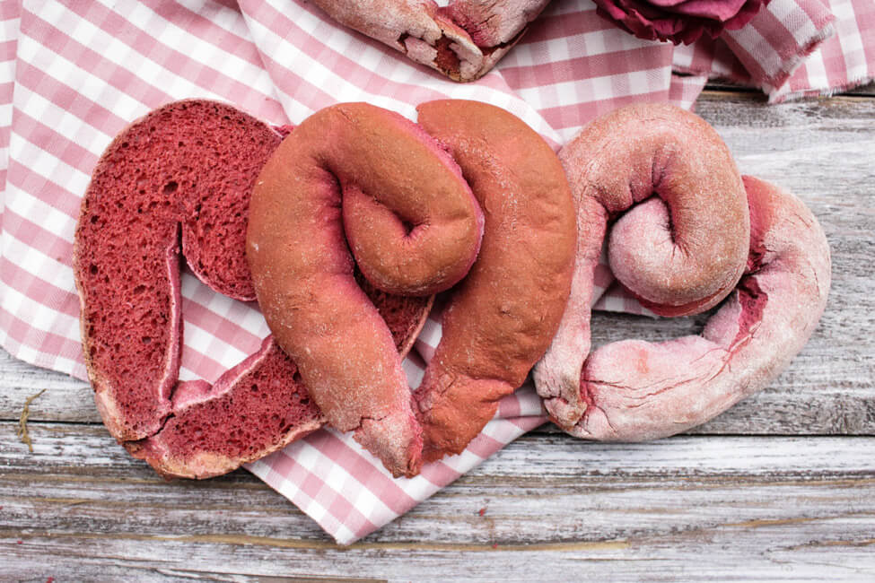 rote bete sauerteig brot herzform valentinstag herzhaft