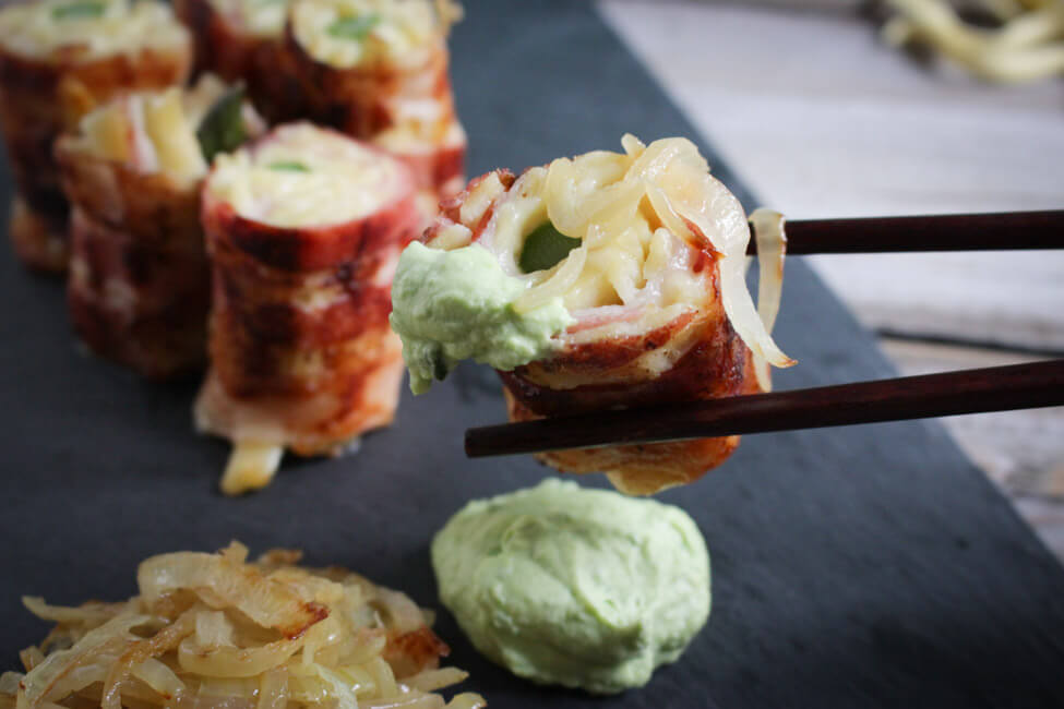 käsespätzle sushi bacon spätzlerolle mit grünem spargel schmelzzwiebeln bärlauch wasabi creme