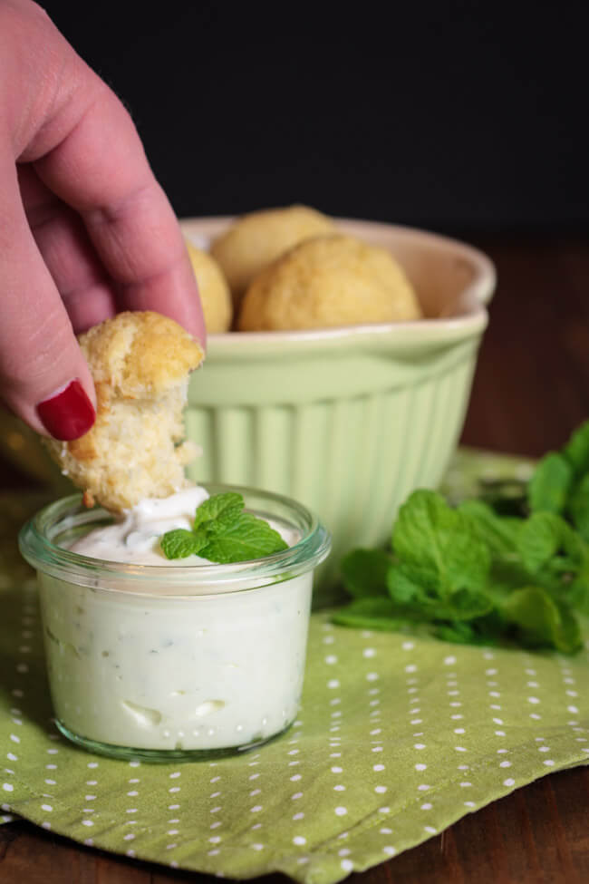 blumenkohl bällchen ballen lowcarb dip vegetarisch veggie