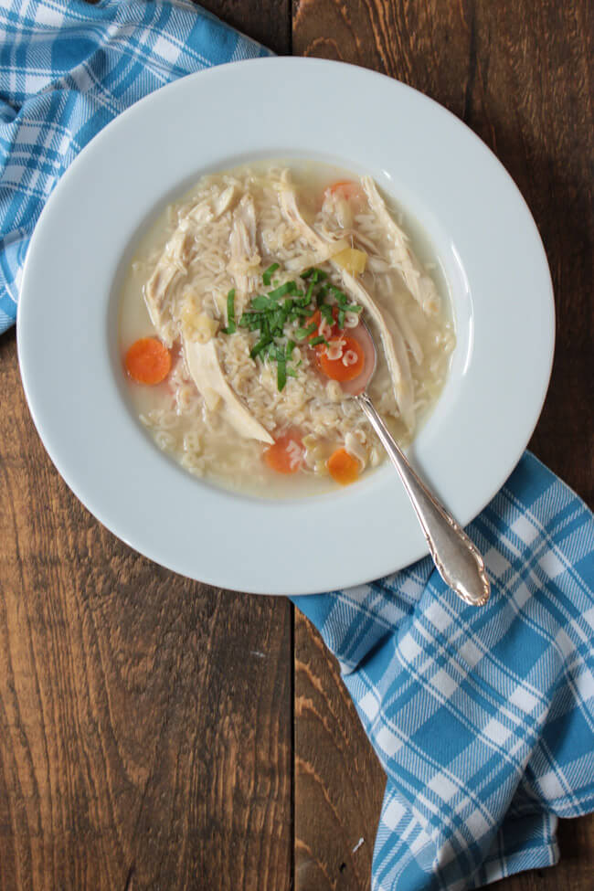 hühnersuppe hühnerbrühe nudelsuppe suppe huhn buchstabelnnudeln