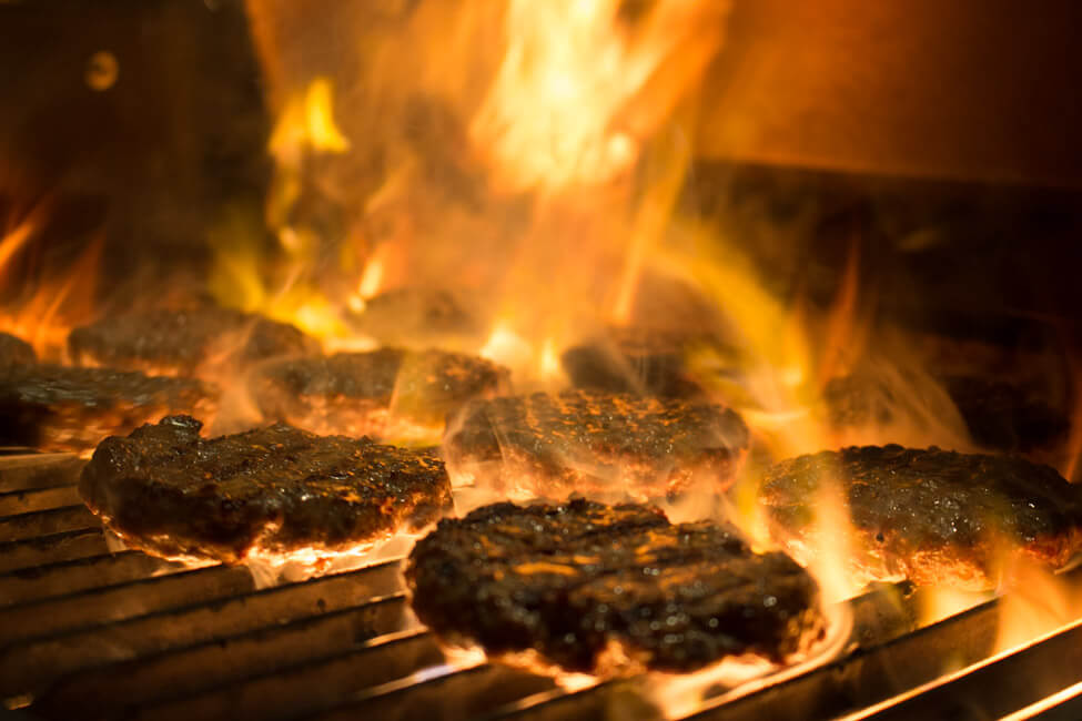 DIE STEAKSCHAFT: Burger-Buns und Boston Cheese Soße