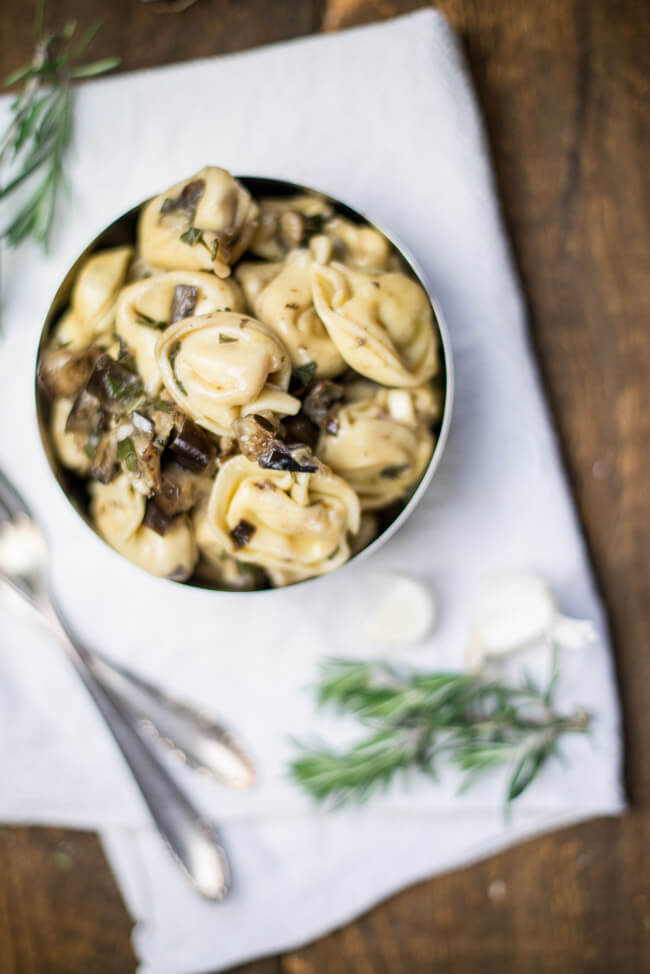 tortellini salat mit aubergine salbei käsetortellini gemüse beilage grillen party feier