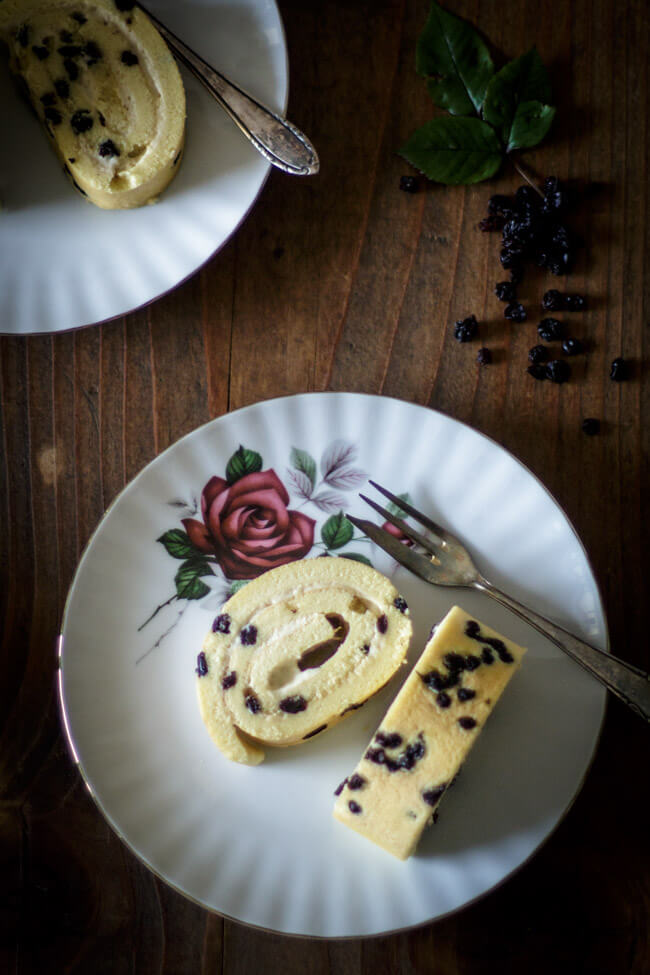 spotted dick bisquitrolle mit vanillecreme füllung custard biskuitroulade