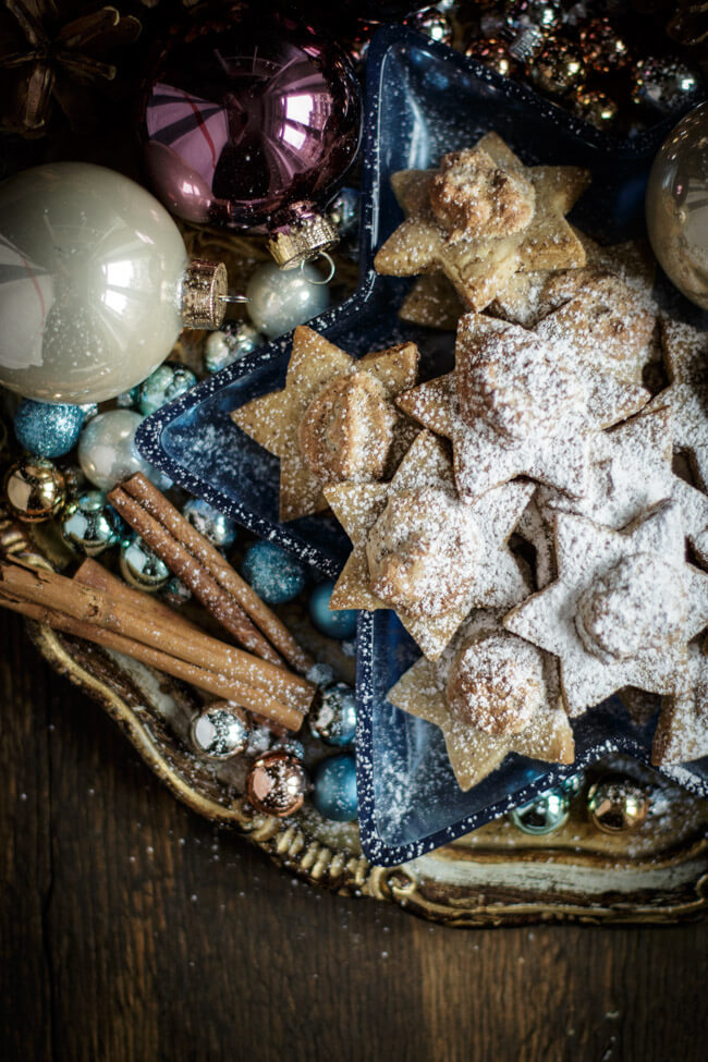 weihnachtsplätzchen dattelsterne nusssterne dattelbaiser