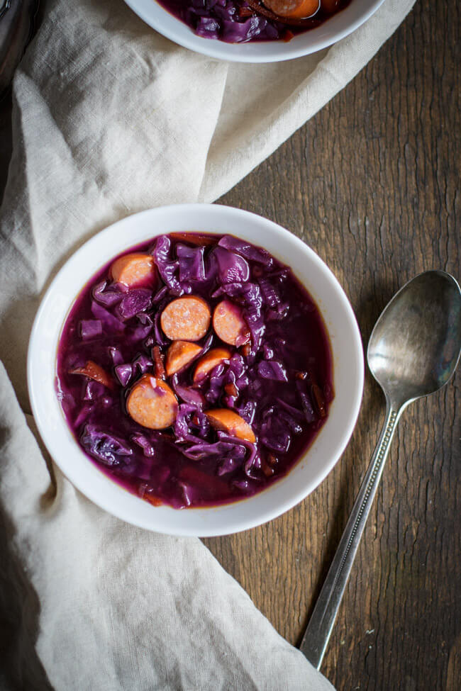 Torkohl Eintopf Suppe mit Debreziner Wienerle Würstchen glutenfrei Rotkraut Wintergemüse Kohl Kohlsuppe