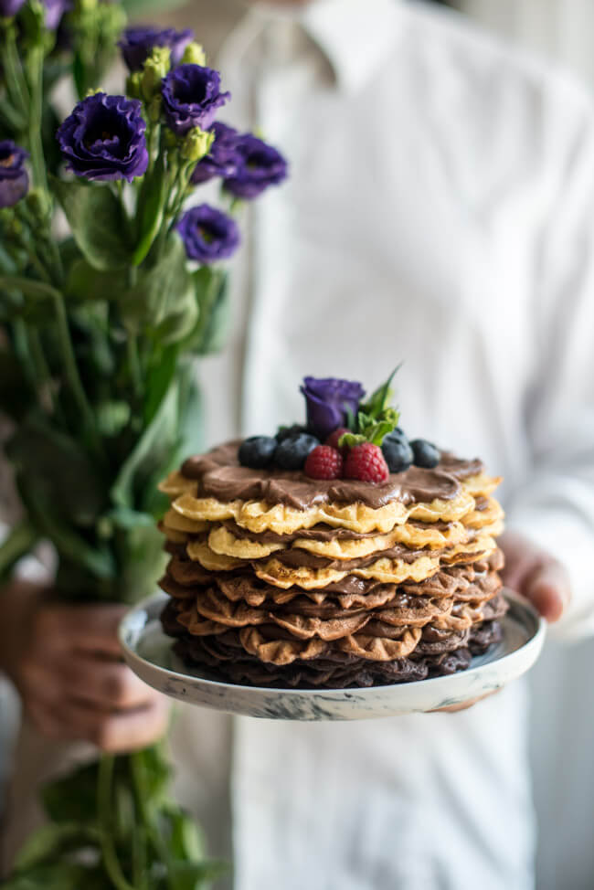 Ombre Schokoladen Waffel Törtchen Torte Muttertag Schokolade Waffeltorte backen schokoladencreme Dessert Beeren Himbeeren Brombeeren Minze