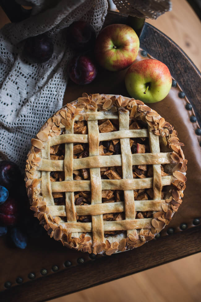 applepie apfelstrudel pie apfelkuchen pflaumensauce mandeln dessert kuchen