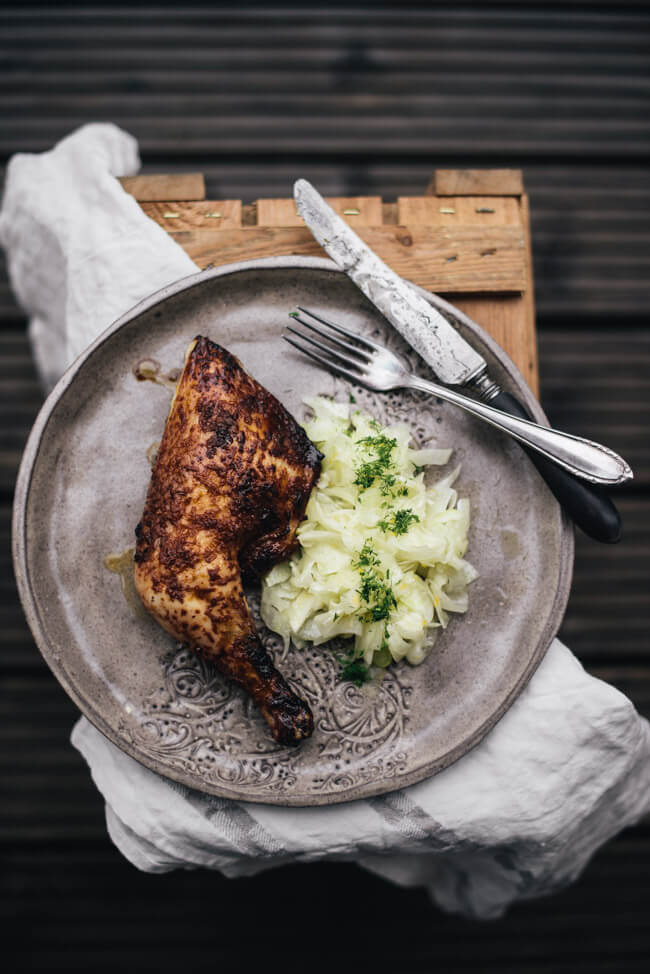 Gebratener Hähnchenschenkel mit Fenchel Orangen Salat lowcarb