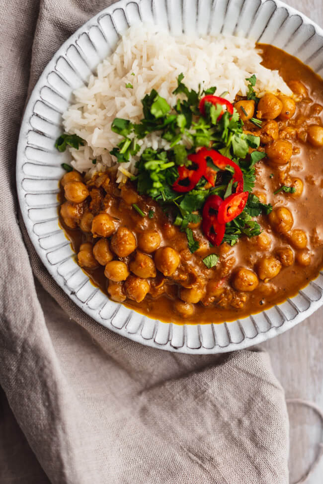 Veganes Kichererbsen Curry mit Reis - foodundco.de