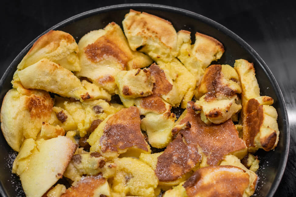 Kaiserschmarrn Schritt für Schritt Rum Rosinen Pfanne Ofen