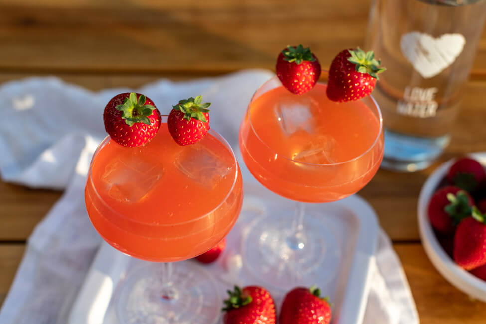 Alkoholfreier Cocktail: Erdbeer-Kokos-Traum mit BRITA Leitungswasser.