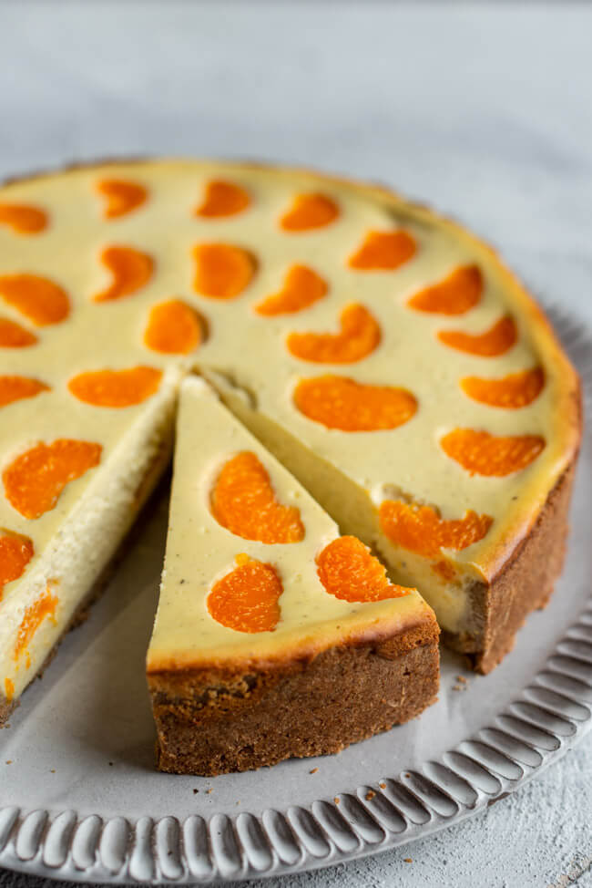 Fruchtiger Käsekuchen mit Mandarinen und Vollkornboden.