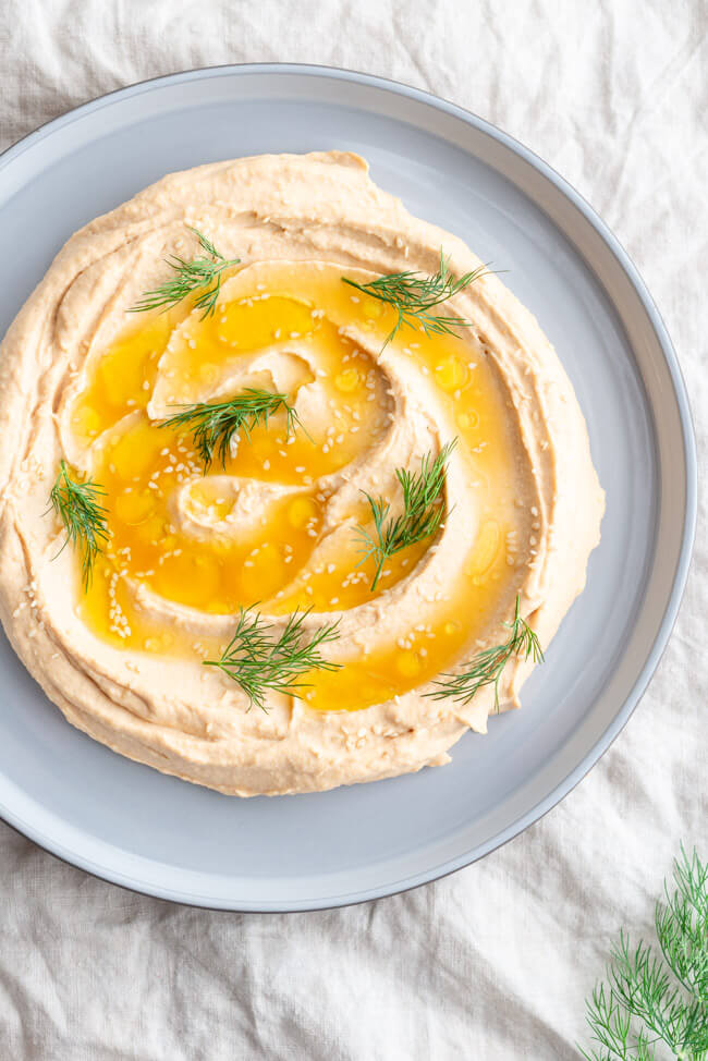 Räucherlachs-Hummus mit Calamansi-Balsam