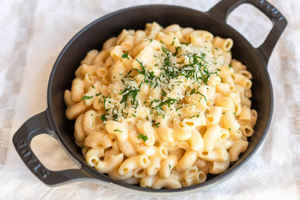 Mac & Cheese in gusseiserner Pfanne