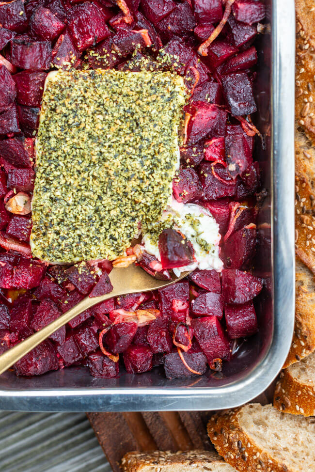 Rote Bete mit Feta und Kürbiskernen