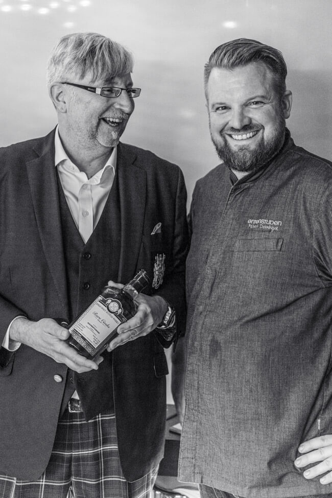 Andreas Hertl von Scotch Broth Whisky und Fabian Denninger aus dem Restaurant Entenstuben.