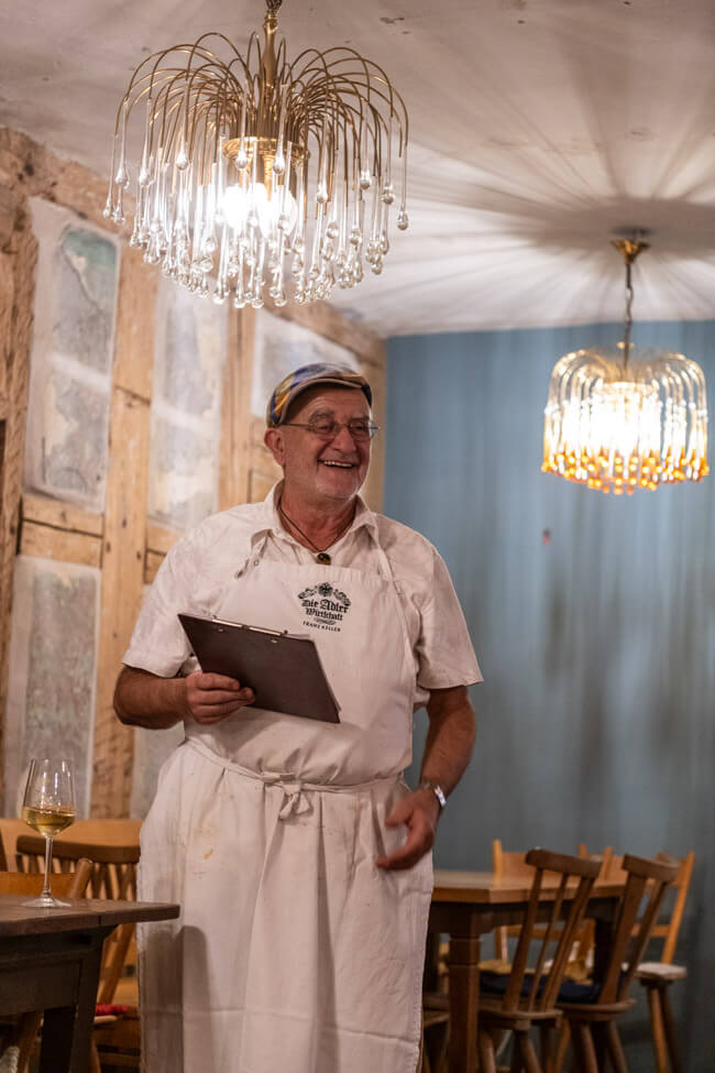 Franz Keller im Kaffeehaus im Aischgrund