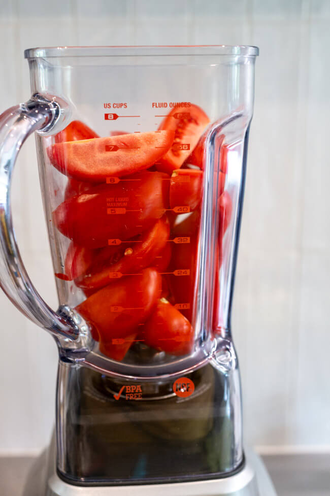 Tomaten im Mixer