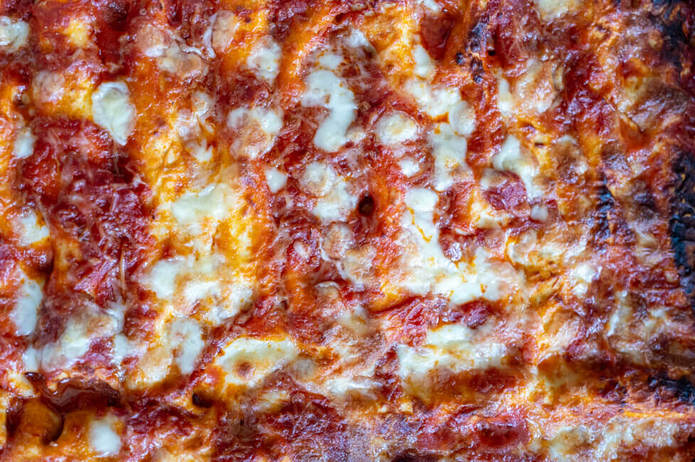 Fertig gebackene Cannelloni in der Auflaufform