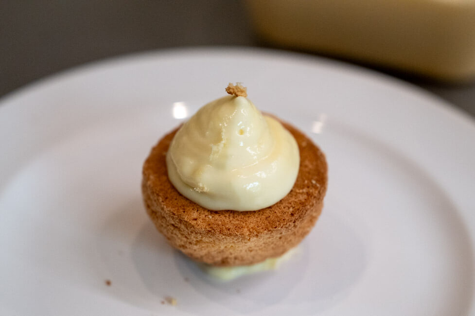 Biskuittupfen mit Konditorcreme