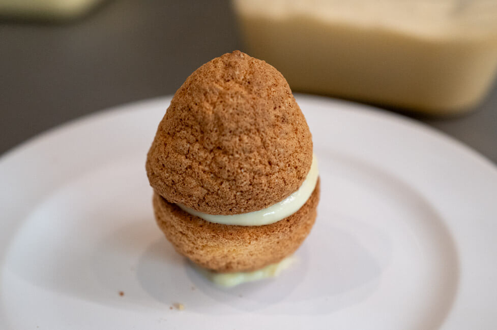 Biskuittupfen mit Konditorcreme