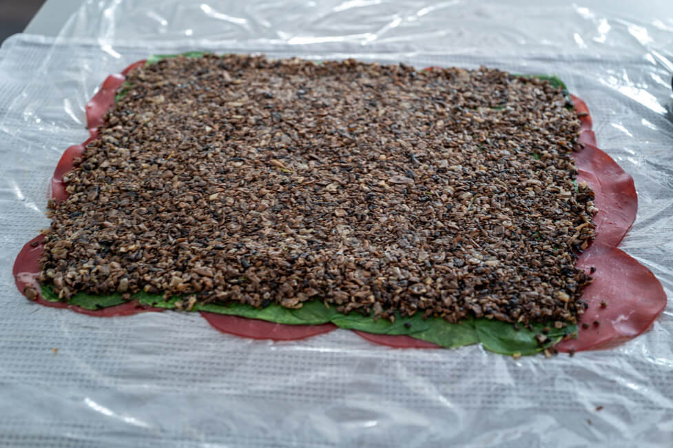 Schinken, Spinat und Duxelles ausgebreitet für Beef Wellington