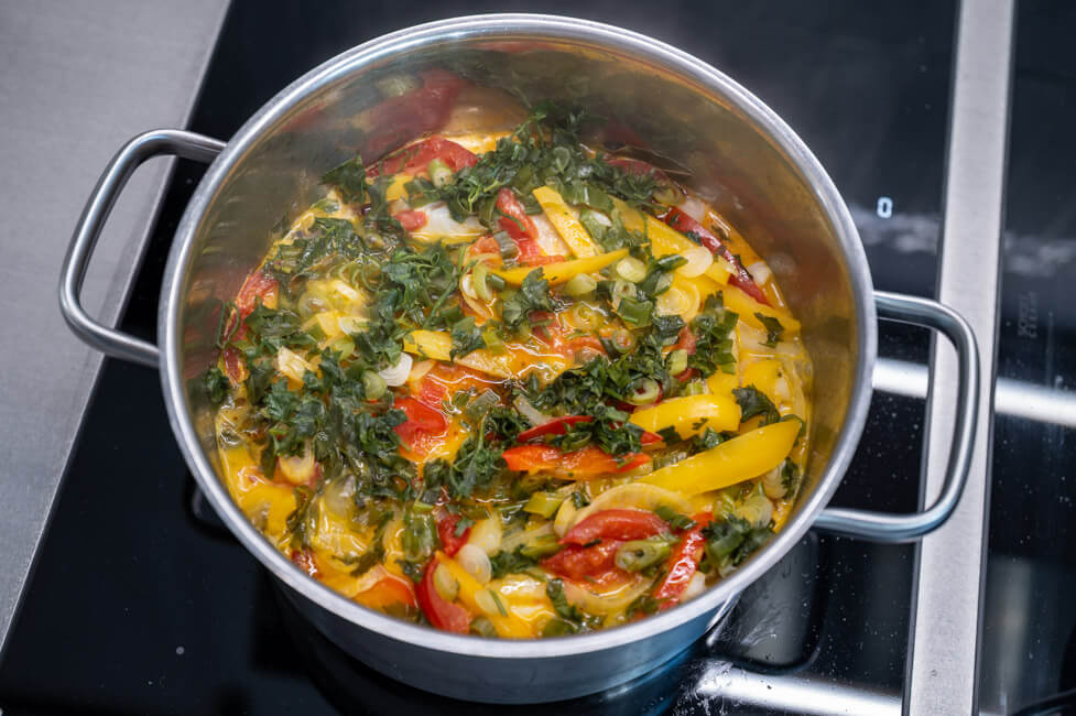Fertig gekochte Moqueca de peixe im Topf