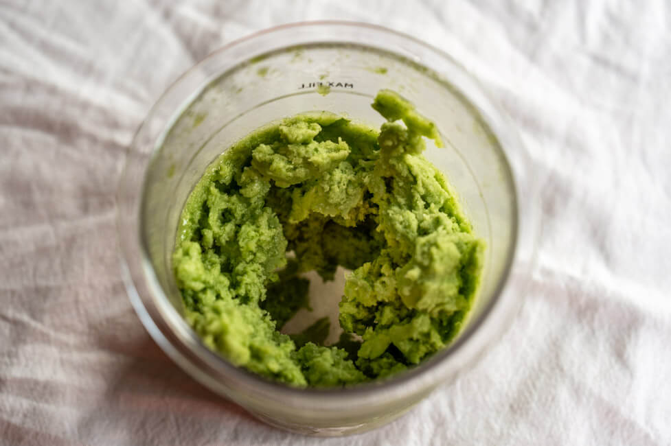 Basilikum-Limetten-Sorbet im Ninja Creamie Becher