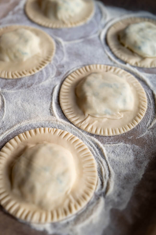 Ravioli auf Backblech mit Semola