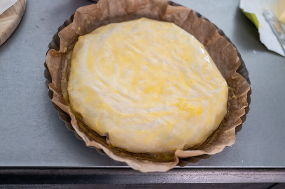 Pastilla mit Eigelb bestrichen