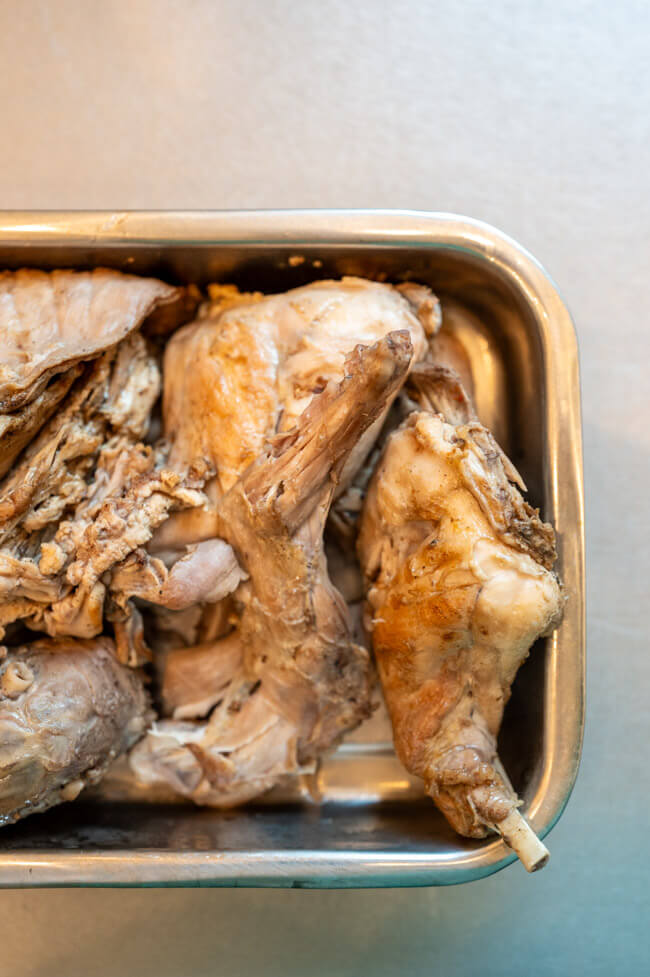 Gekochtes Kaninchenfleisch